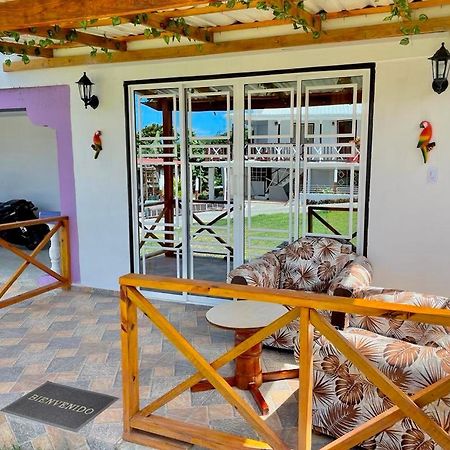 Posada Villa Bryan Rocky Point Exterior foto
