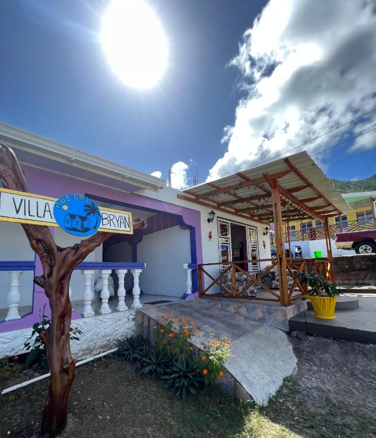 Posada Villa Bryan Rocky Point Exterior foto